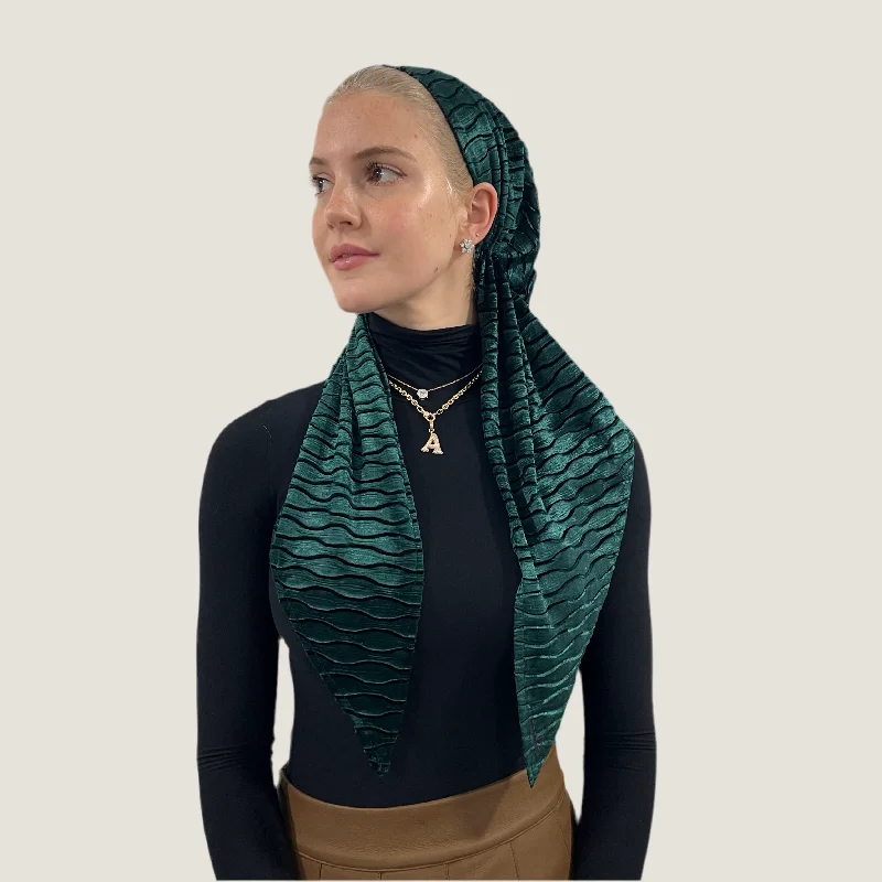 Green Velvet Wave Pre-Tied Scarf